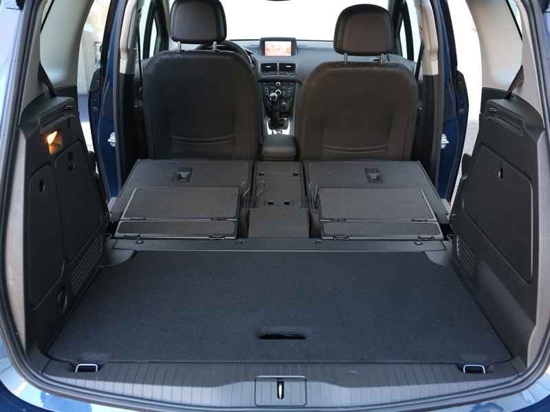 Schlafen im Opel Meriva