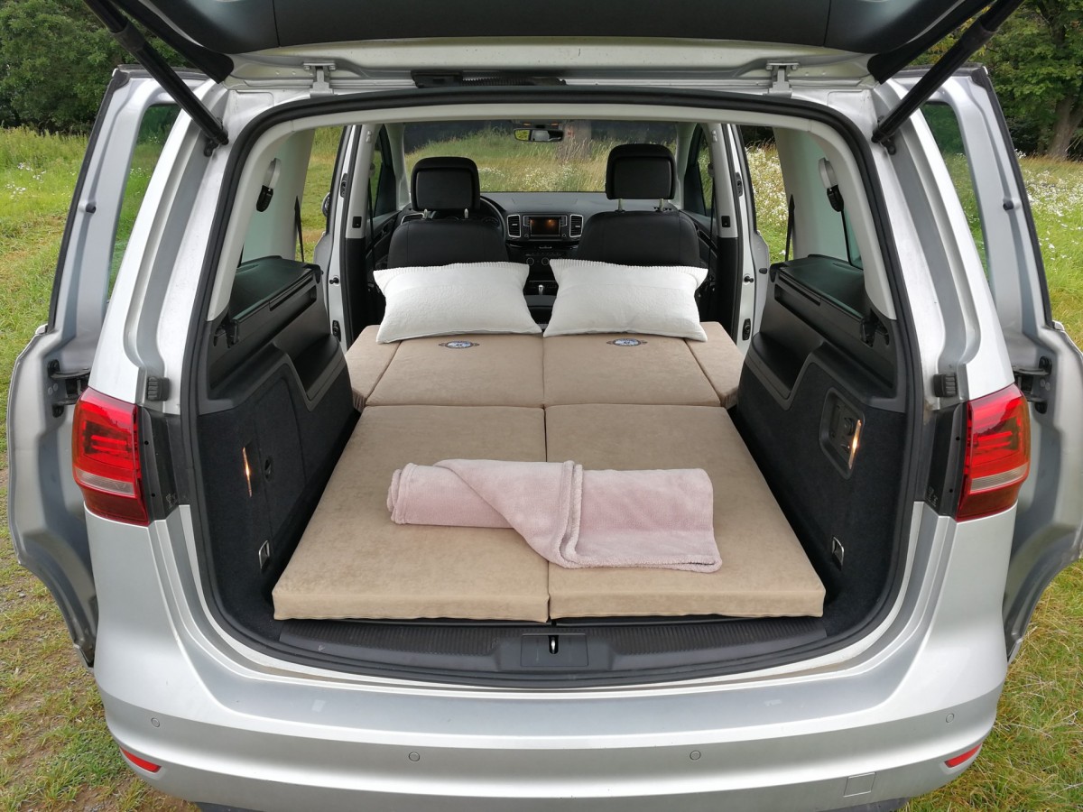 Schlafen im VW Sharan 2 - 7-Sitzer