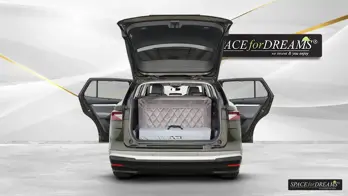 Platzsparend: SPACEBED® Matratze zusammengelegt im Skoda Enyaq
