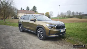 Mit der beigen Auto Matratze wird Ihr Skoda Kodiaq 2 zum perfekten Reisemobil für jeden Urlaub in der Natur.