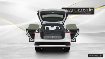   Im Xpeng G9 Kofferraum liegt die Magic Rosé Schaumstoffmatratze SPACEBED® über dem Nivelliersystem S4D.