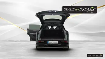 Schlafmatratze SPACEBED® auf Nivelliersystem S4D im Heck des Zeekr 7X