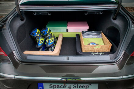 SPACEFIX® Schwarz - Nivellierung und Gepäckfixierung - Original, praktisch,  Befestigungselement in den Kofferraum Ihres Autos